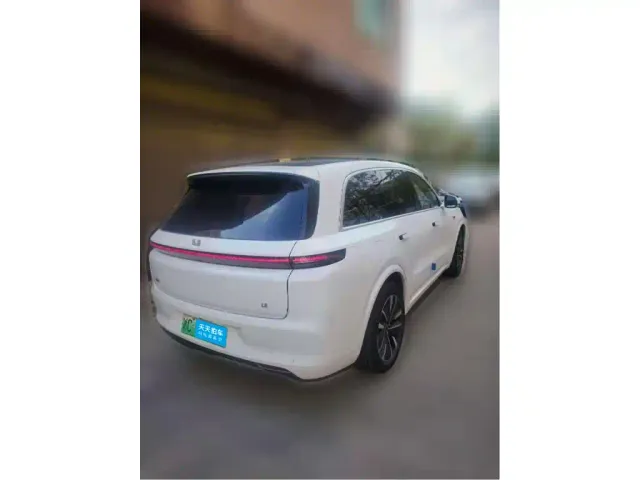 Li Auto L8 — Фото автомобиля 2