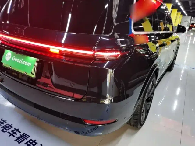 Li Auto L9 — Фото автомобиля 7