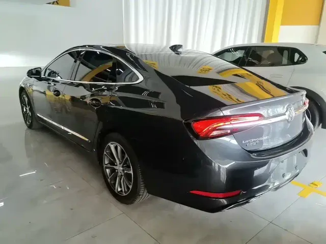 Buick LaCrosse — Фото автомобиля 4