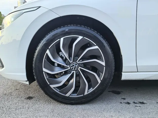 Volkswagen Golf — Фото автомобиля 8