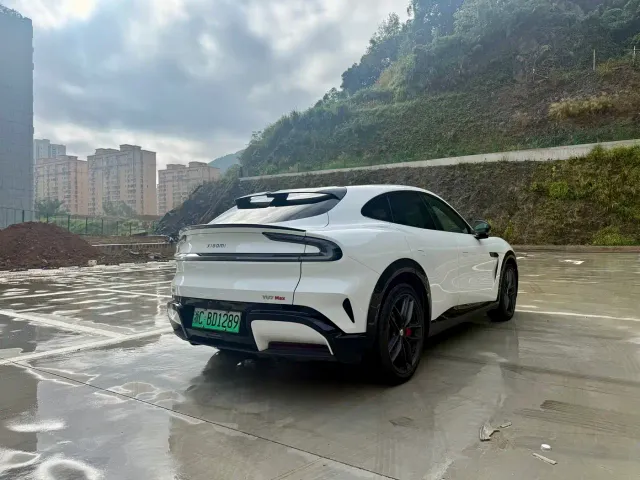 Xiaomi YU7 — Фото автомобиля 5