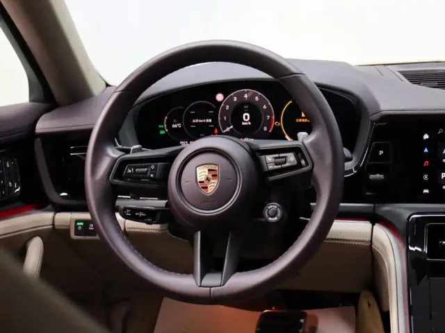 Porsche Panamera — Фото автомобиля 14