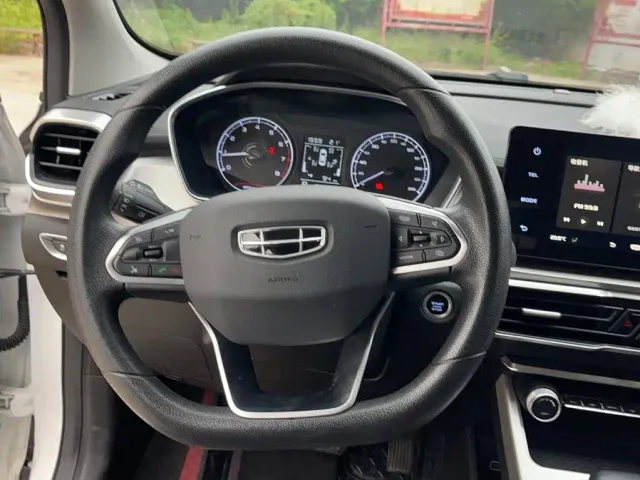Geely Binyue — Фото автомобиля 18