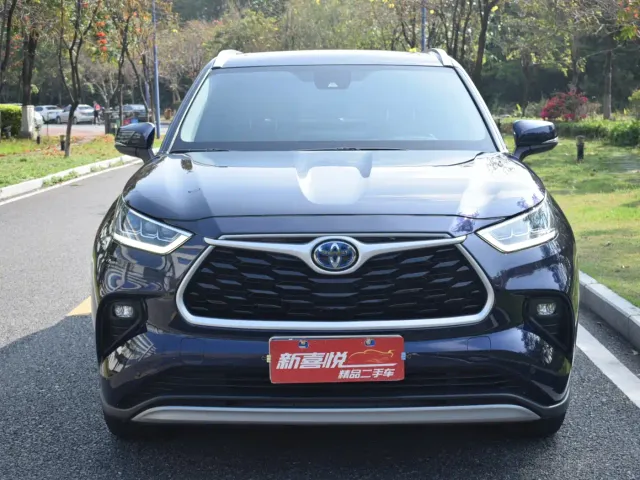 Toyota Highlander — Фото автомобиля 2