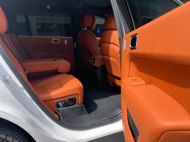Li Auto L7 — Фото автомобиля 10