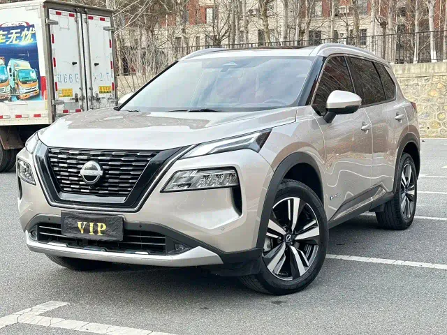 Nissan X-Trail — Фото автомобиля 3