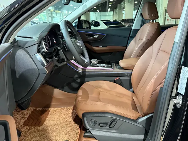 Audi Q7 — Фото автомобиля 4