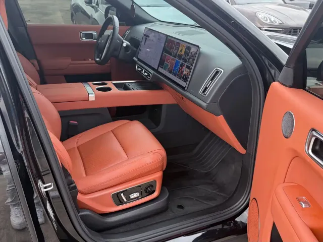 Li Auto L8 — Фото автомобиля 6