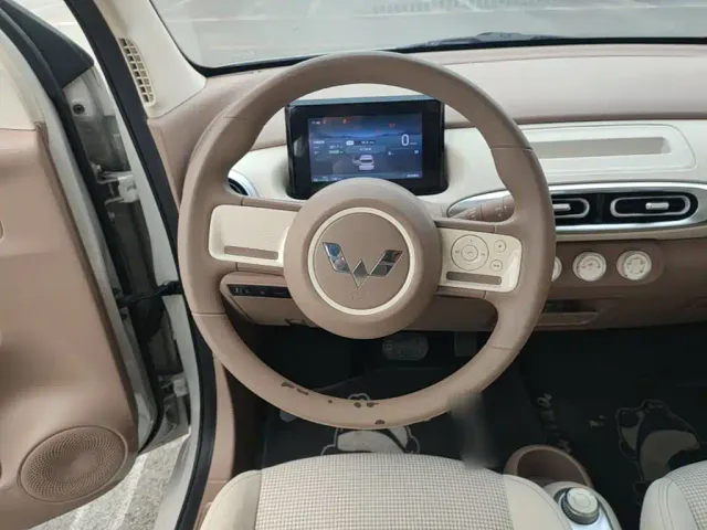 Wuling Hongguang Mini EV — Фото автомобиля 10
