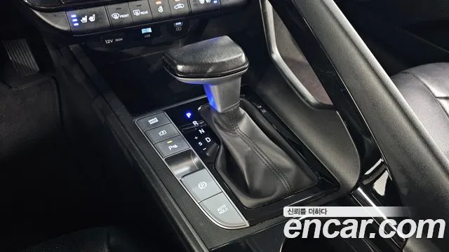 Hyundai AVANTE — Фото автомобиля 3