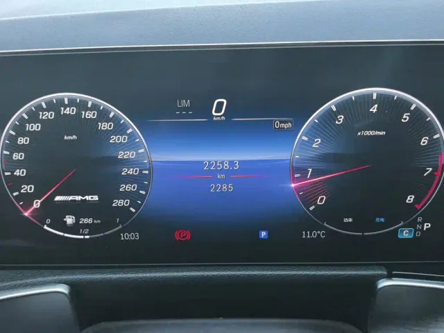 Mercedes-Benz GLB AMG — Фото автомобиля 4