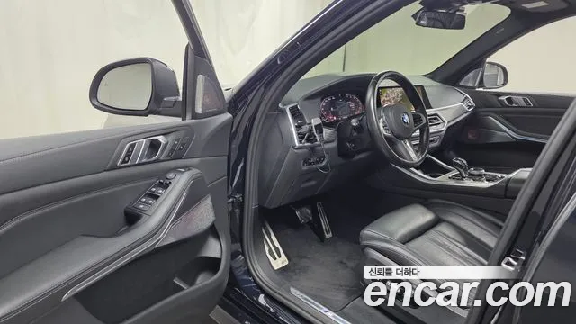 BMW X5 xDrive 40i M Sport — Фото автомобиля 9