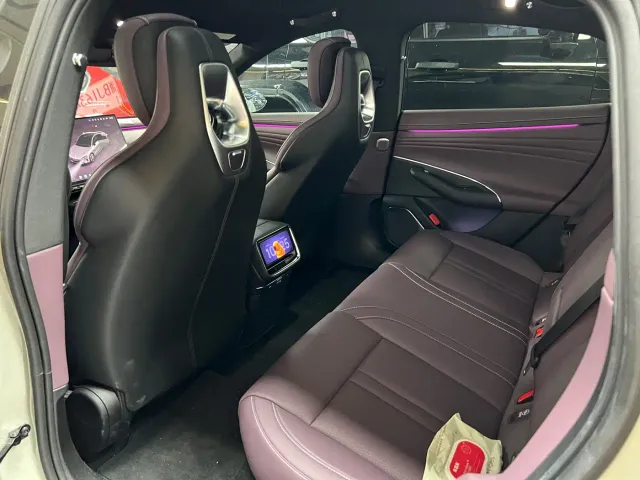 Xiaomi SU7 — Фото автомобиля 9