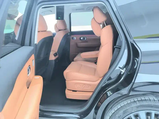 Leapmotor C16 — Фото автомобиля 11
