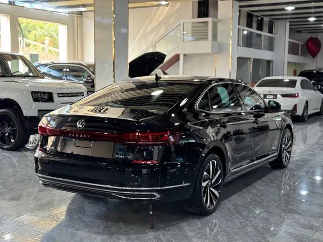 Volkswagen Passat — Фото автомобиля 12