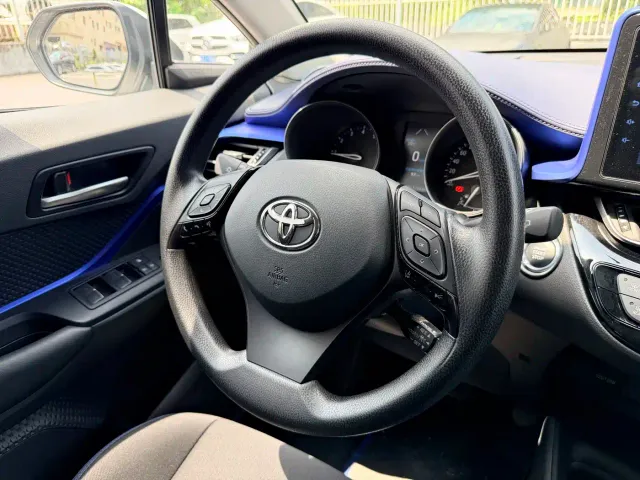 Toyota C-HR — Фото автомобиля 16