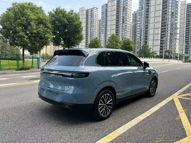 Leapmotor B10 — Фото автомобиля 6
