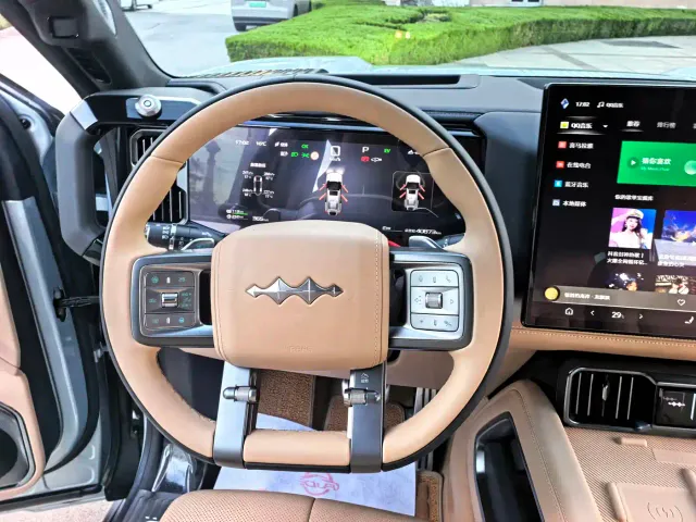 BYD FangChengBao Leopard 8 — Фото автомобиля 14