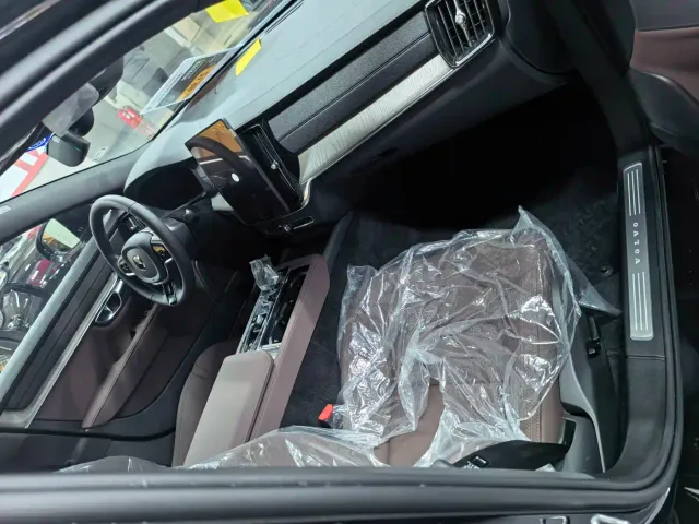 Volvo S90 — Фото автомобиля 3