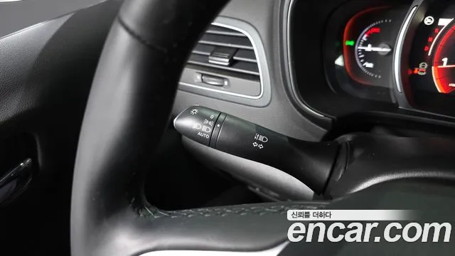 Renault-KoreaSamsung QM6 Новый QM6 2.0 GDe RE Signature 2WD — Фото автомобиля 27