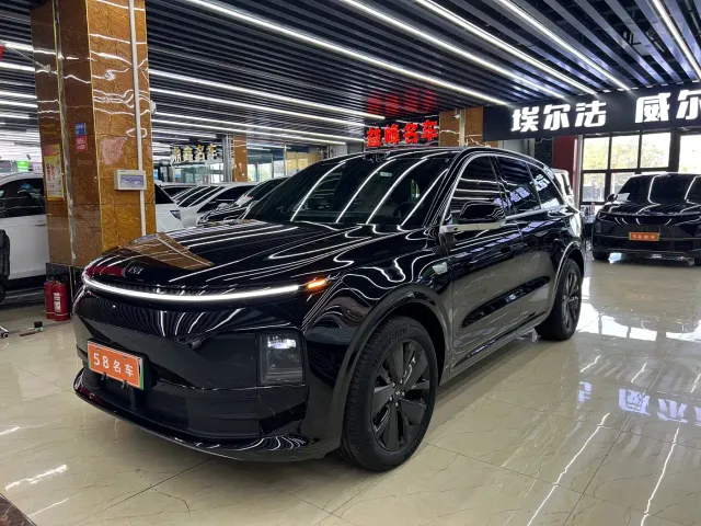 Li Auto L6 — Фото автомобиля 2