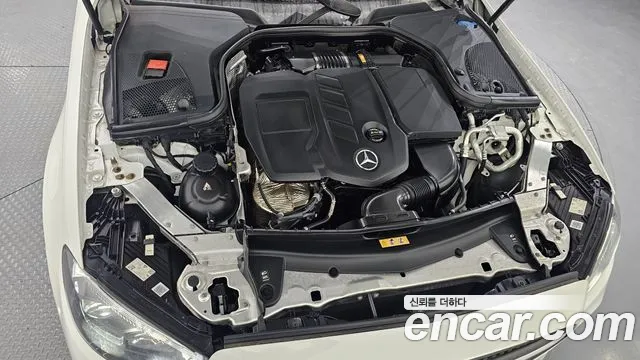 Mercedes-Benz E-Class — Фото автомобиля 6