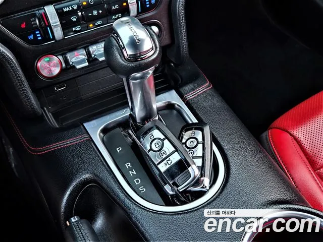 Ford Mustang — Фото автомобиля 9