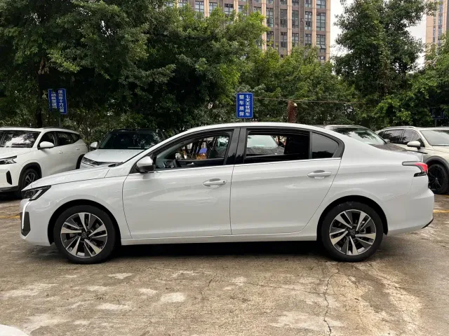 Peugeot 408 — Фото автомобиля 6