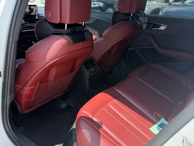 Audi A4L — Фото автомобиля 7