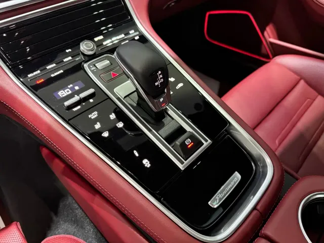 Porsche Panamera — Фото автомобиля 10
