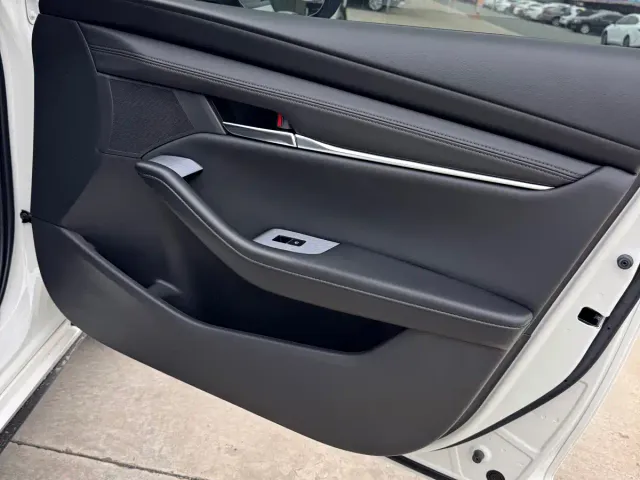 Mazda Axela — Фото автомобиля 20