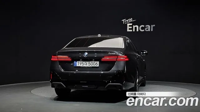 BMW 5-Series — Фото автомобиля 3