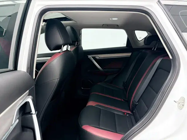 Geely Binyue — Фото автомобиля 13
