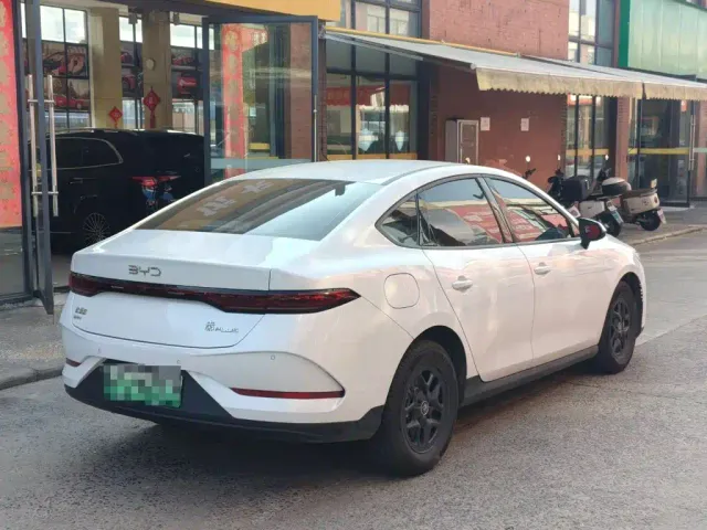 BYD Qin PLUS — Фото автомобиля 5