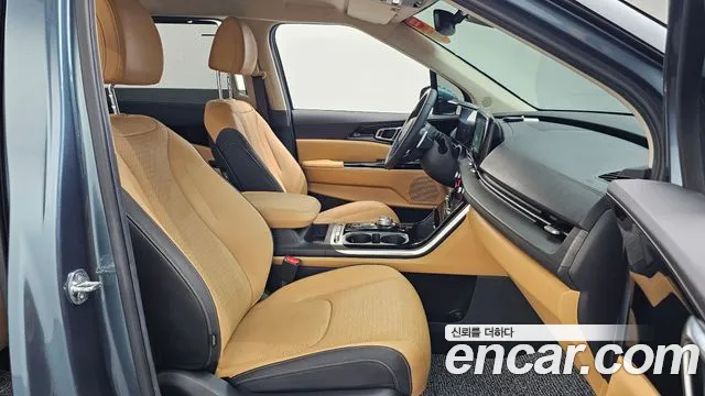 Kia Carnival Generation 4 — Фото автомобиля 17