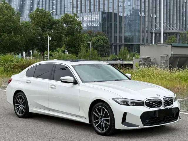 BMW 3 Series — Фото автомобиля 2