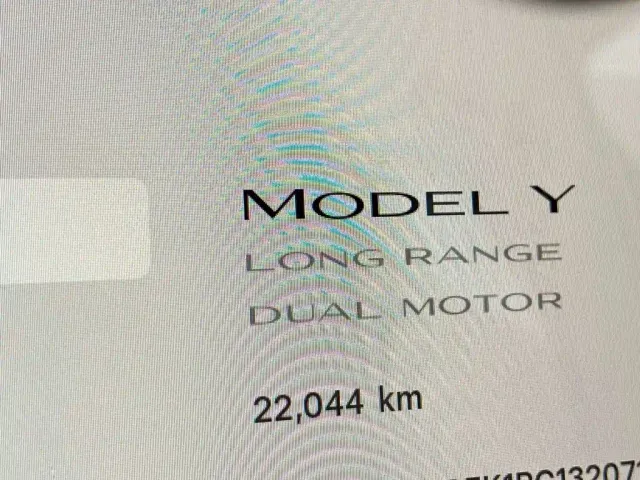 Tesla Model Y — Фото автомобиля 24