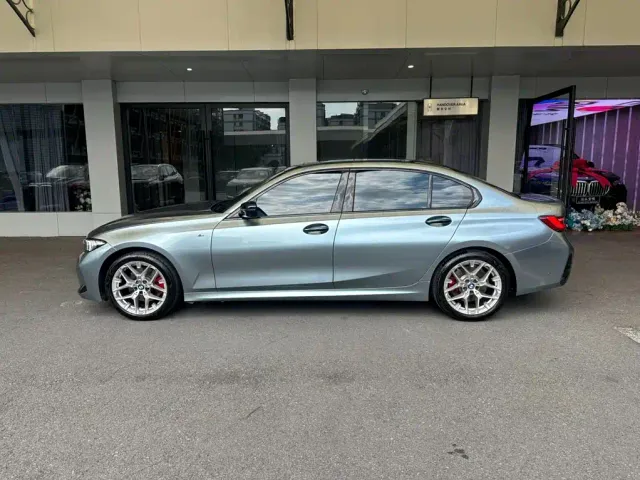 BMW BMW 3 Series 2025 330Li M Sport Night Edition — Фото автомобиля 3