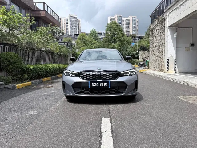 BMW 3 Series — Фото автомобиля 2
