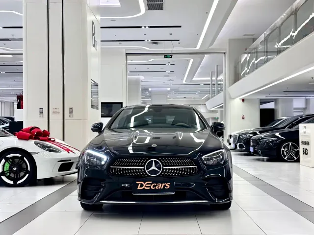 Mercedes-Benz E-Class — Фото автомобиля 2
