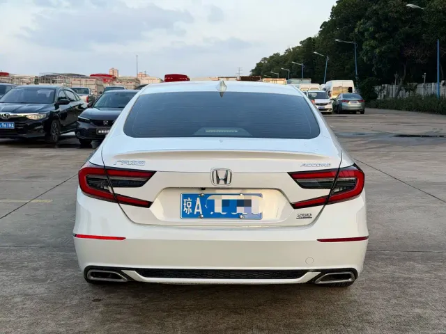 Honda Accord — Фото автомобиля 8