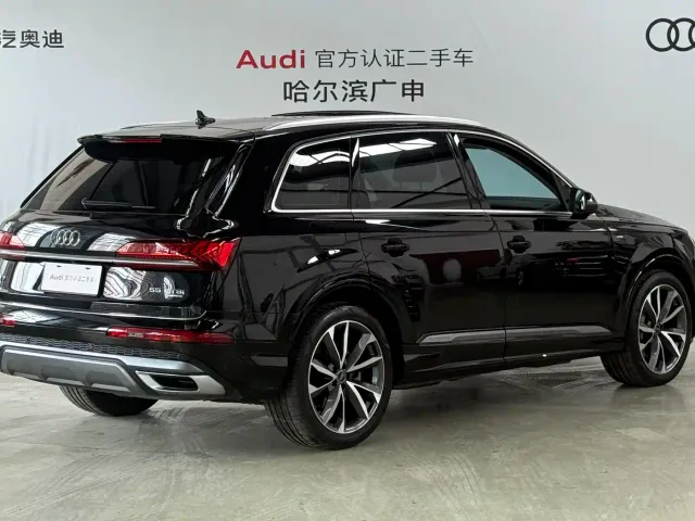 Audi Q7 — Фото автомобиля 2