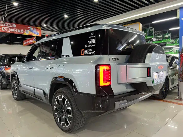 BYD FangChengBao Leopard 8 — Фото автомобиля 15