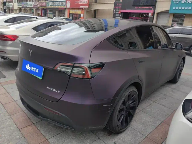 Tesla Model Y — Фото автомобиля 3