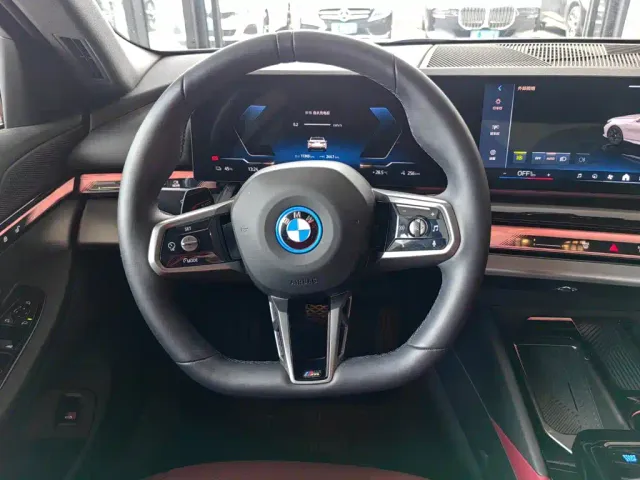 BMW i5 — Фото автомобиля 9