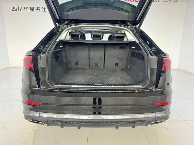 Audi Q8 — Фото автомобиля 6