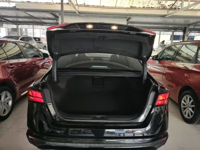 Nissan Teana — Фото автомобиля 18