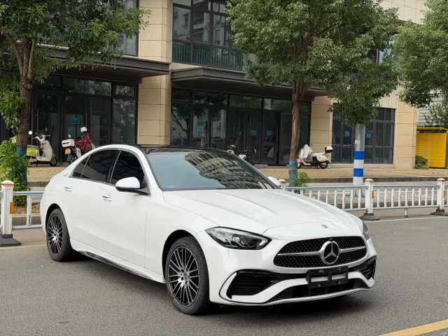 Mercedes-Benz C-Class — Фото автомобиля 3