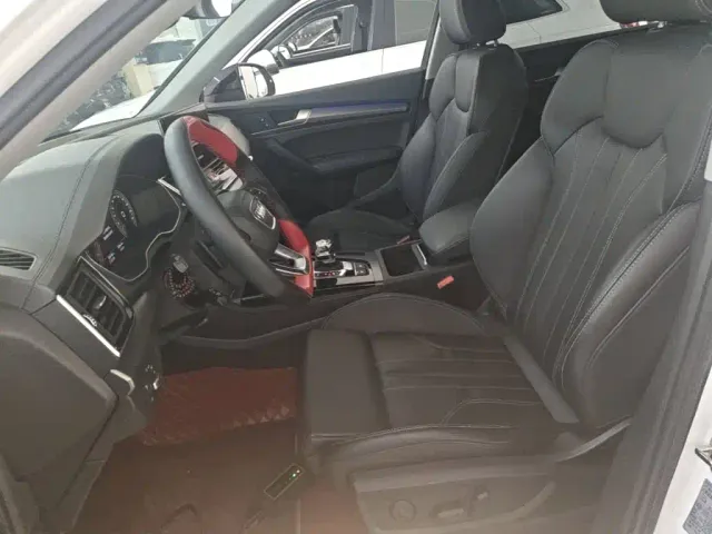 Audi Q5L — Фото автомобиля 14