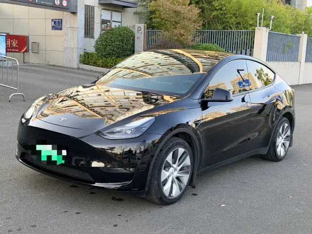 Фотография автомобиля — Tesla Model Y